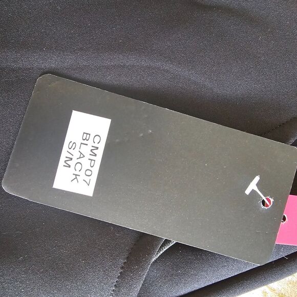 Women's trousers On Chio black, size M. Straight trousers with a gold buckle - Picture 6 of 9